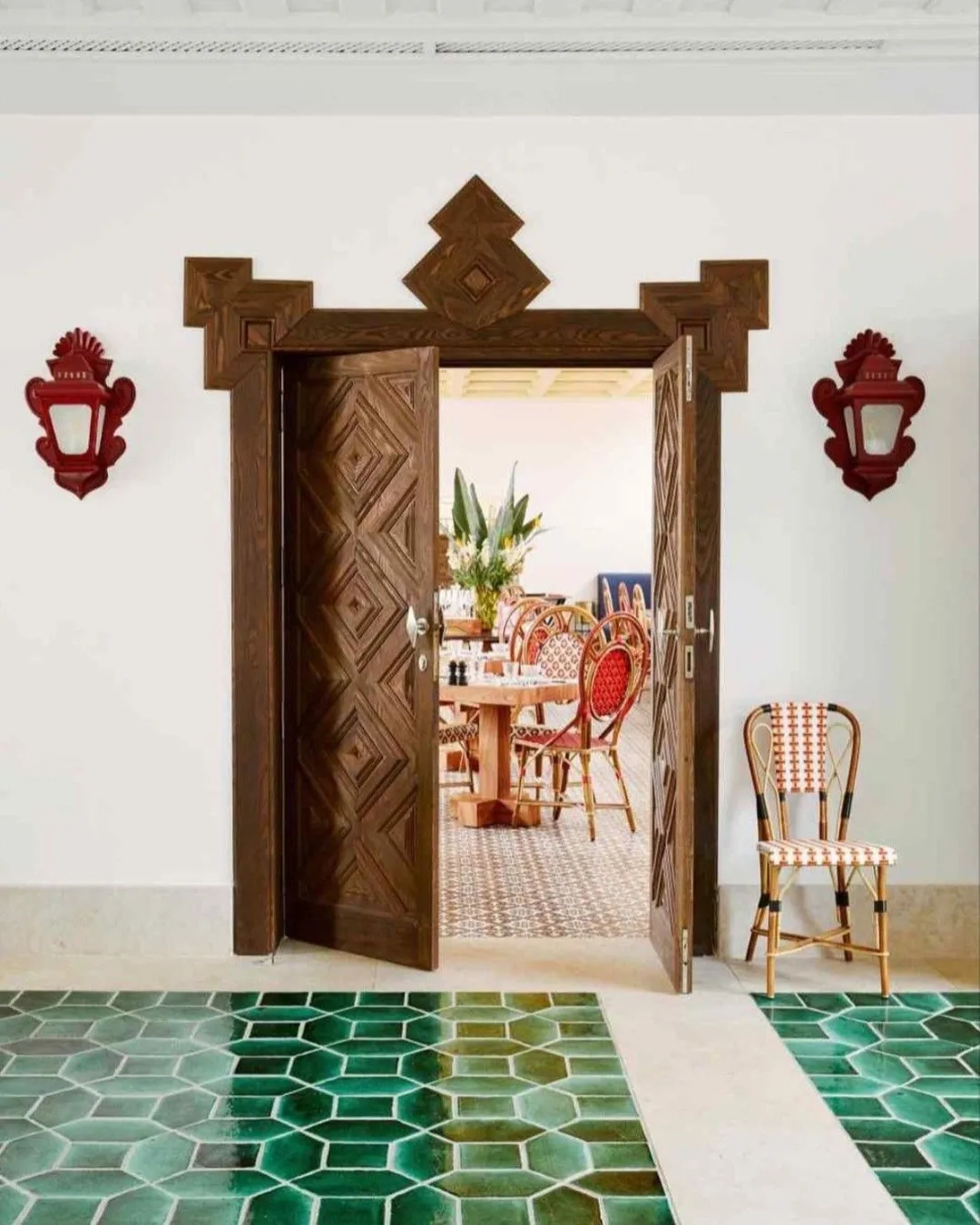 Latoaria Maciel Lantern